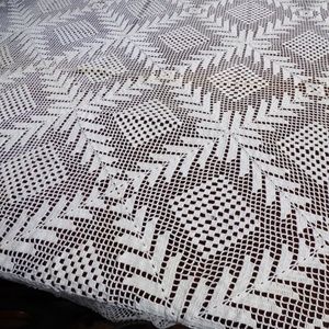 VTG 1930-40's Handmade Crochet White Bedspread Coverlet or tablecloth 82"x 98"